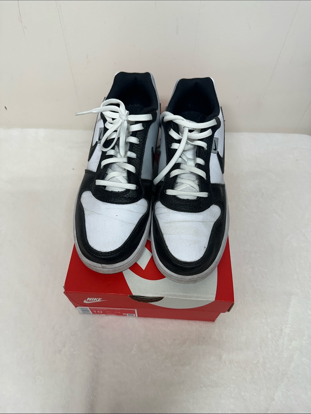Nike Men’s Black & White Low-Top Sneakers